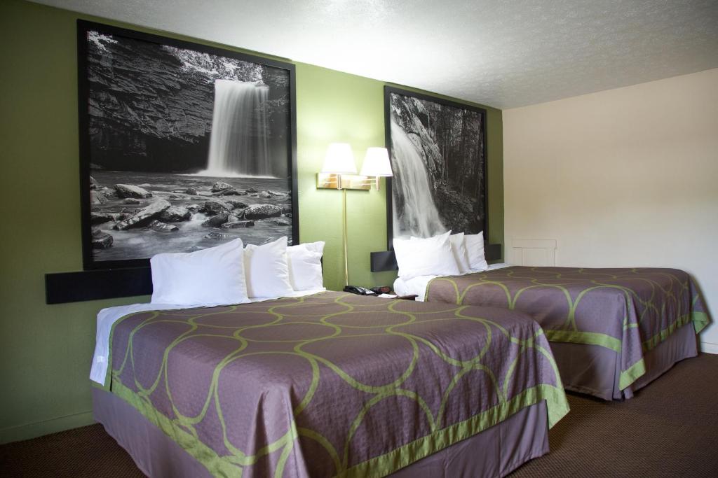 Queen Room with Two Queen Beds – Smoking