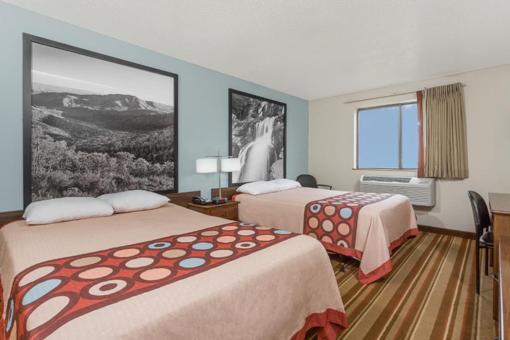 Deluxe Double Room with Two Double Beds – Non-Smoking