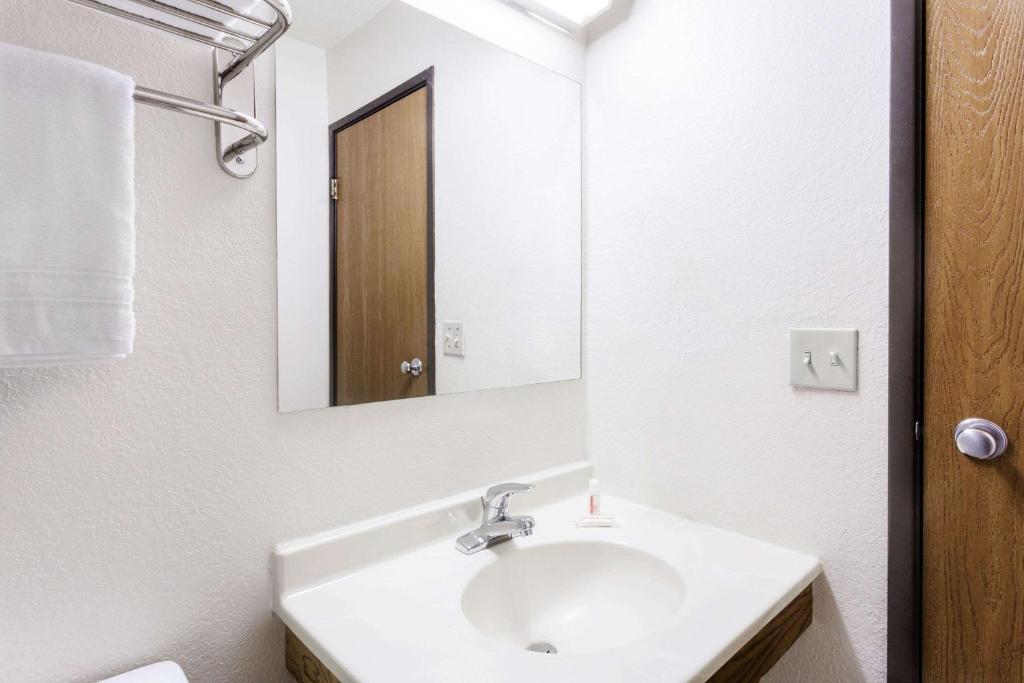 Double Room with Two Double Beds – Non-Smoking