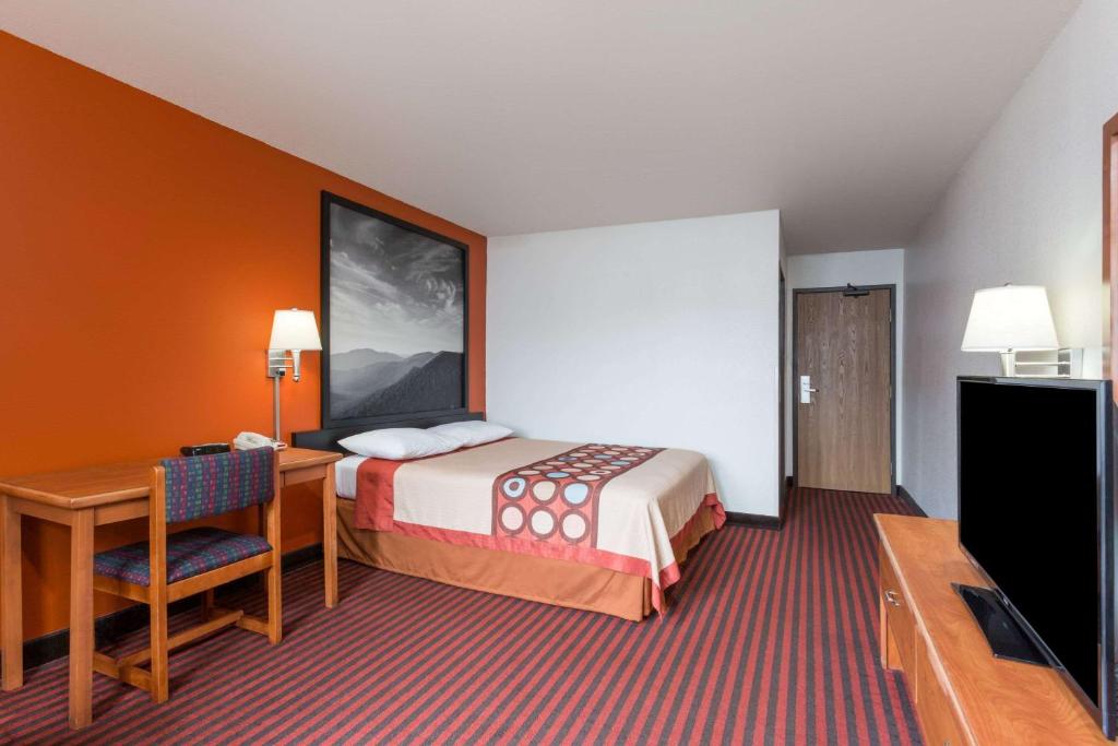 Queen Room – Non-Smoking