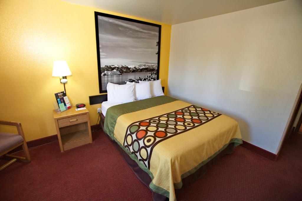 Queen Room – Non-Smoking