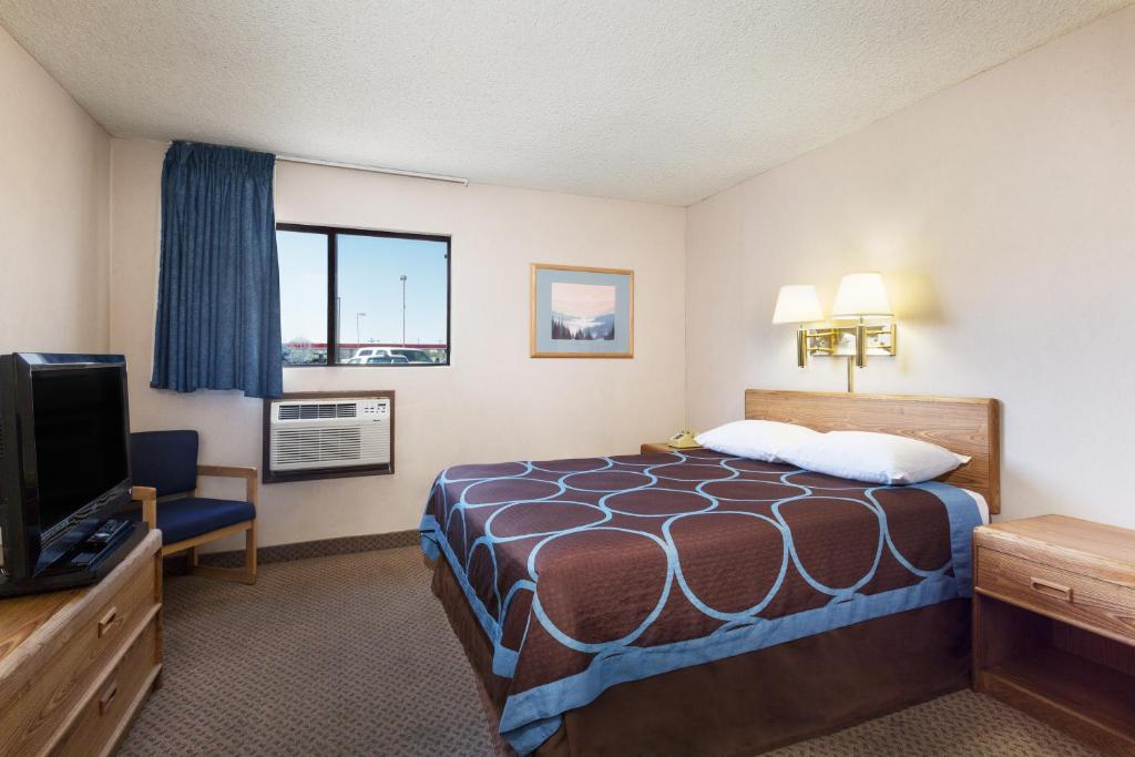 Queen Room – Non-Smoking