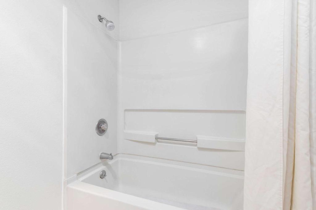 King Room – Non-Smoking