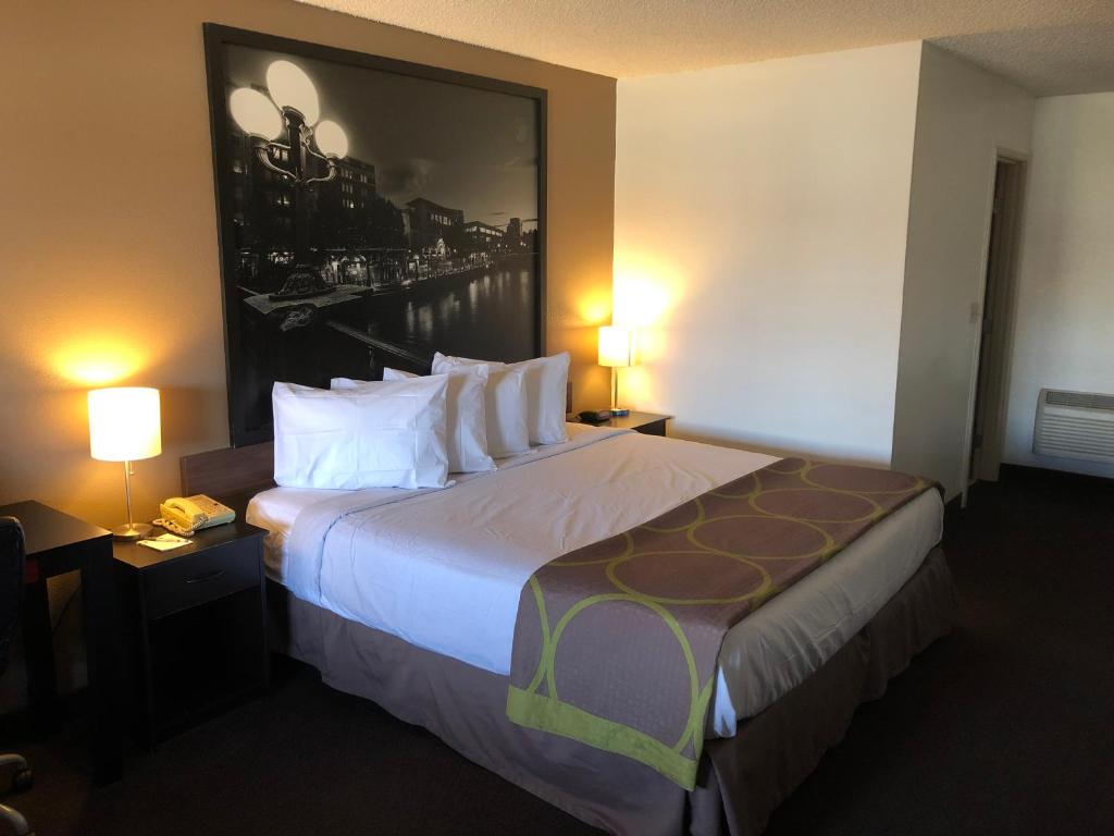 Queen Room – Mobility AccessNon-Smoking