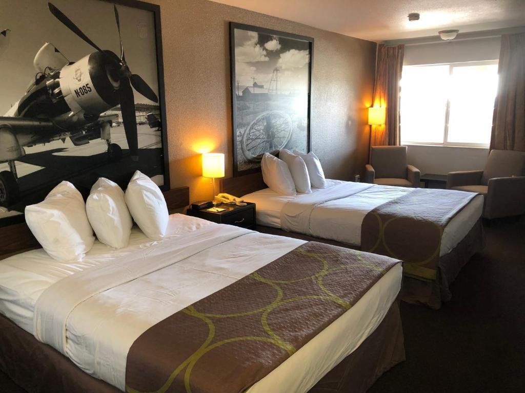 Queen Room with Two Queen Beds – Non-Smoking