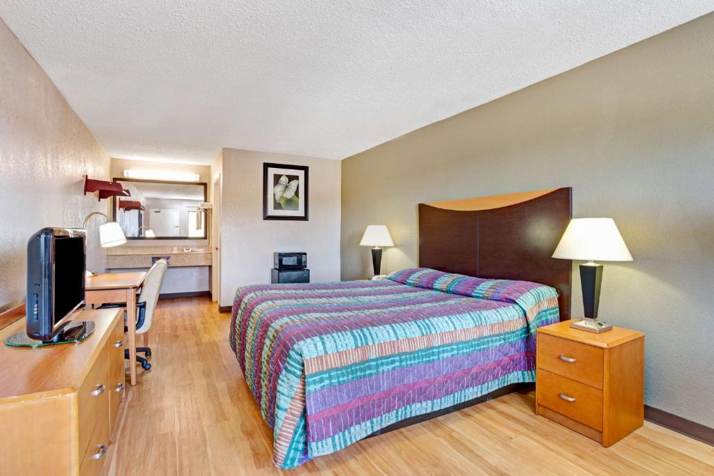 King Room – Non-Smoking