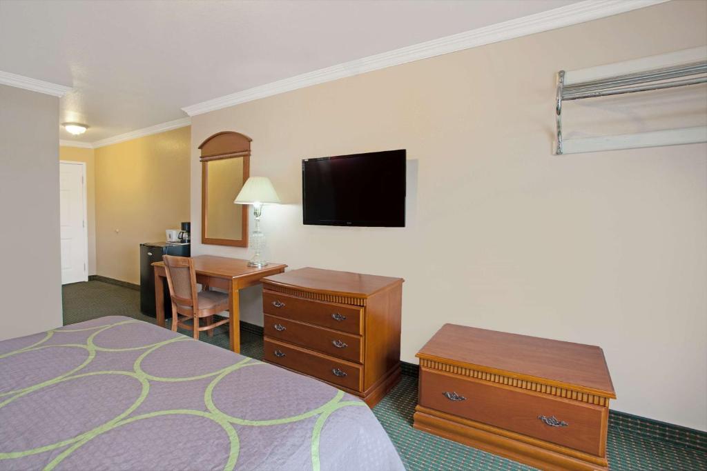 King Room – Disability Access – Non-Smoking