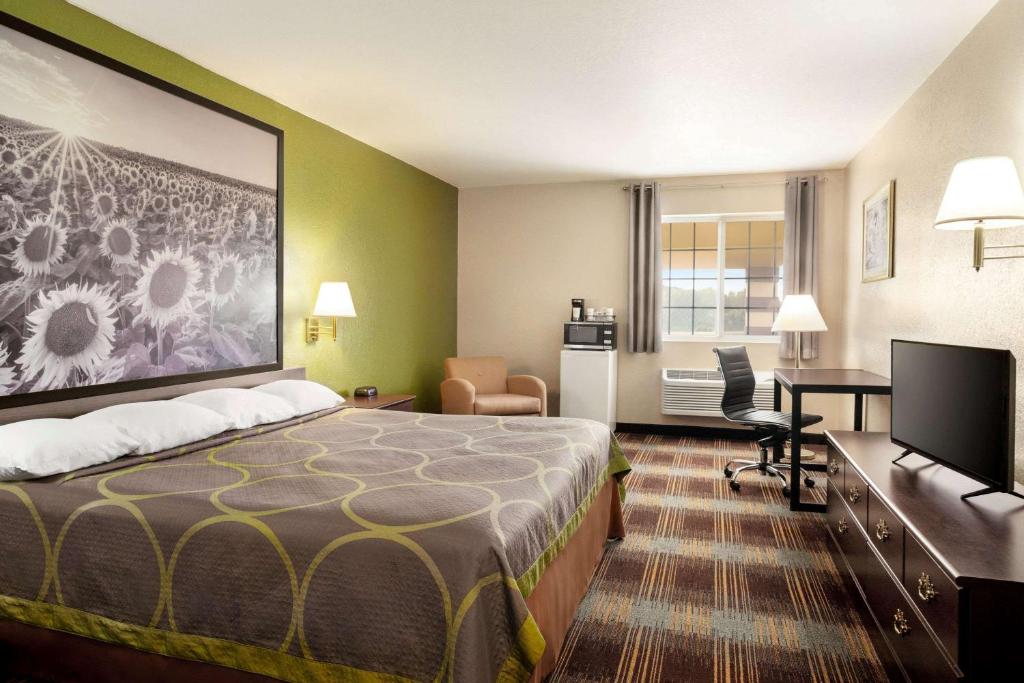 King Room – Disability Access – Non-Smoking