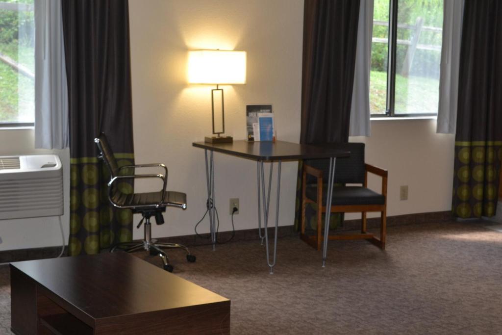 Superior King Studio Suite – Non-Smoking