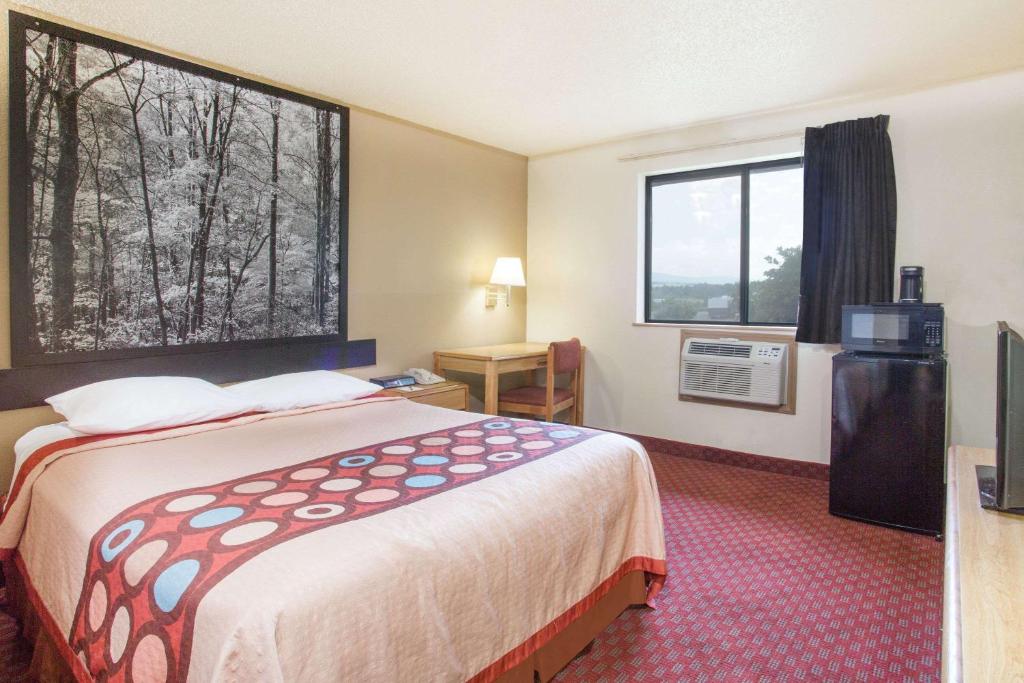 Queen Room – Mobility AccessNon-Smoking