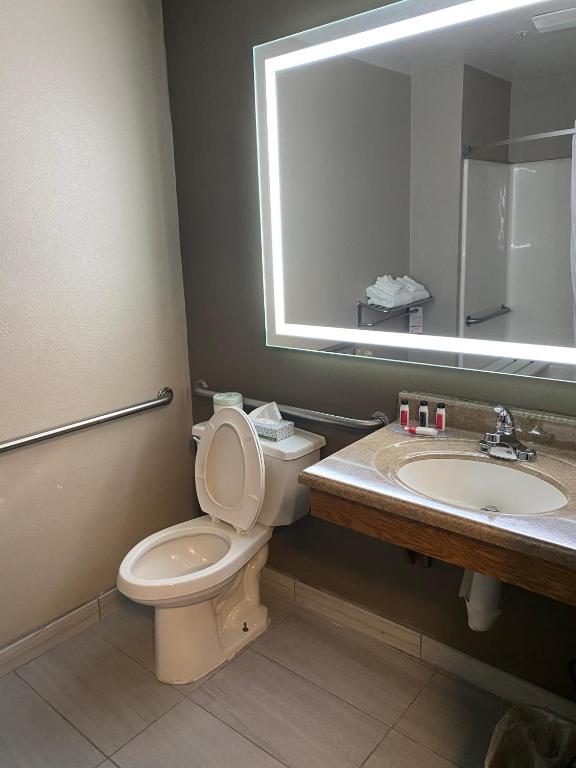 Queen Room – Disability AccessNon-Smoking