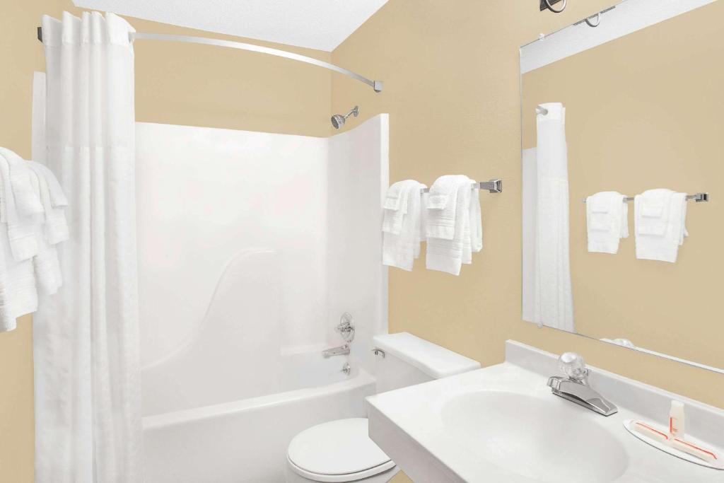 Double Room with Two Double Beds – Non-Smoking