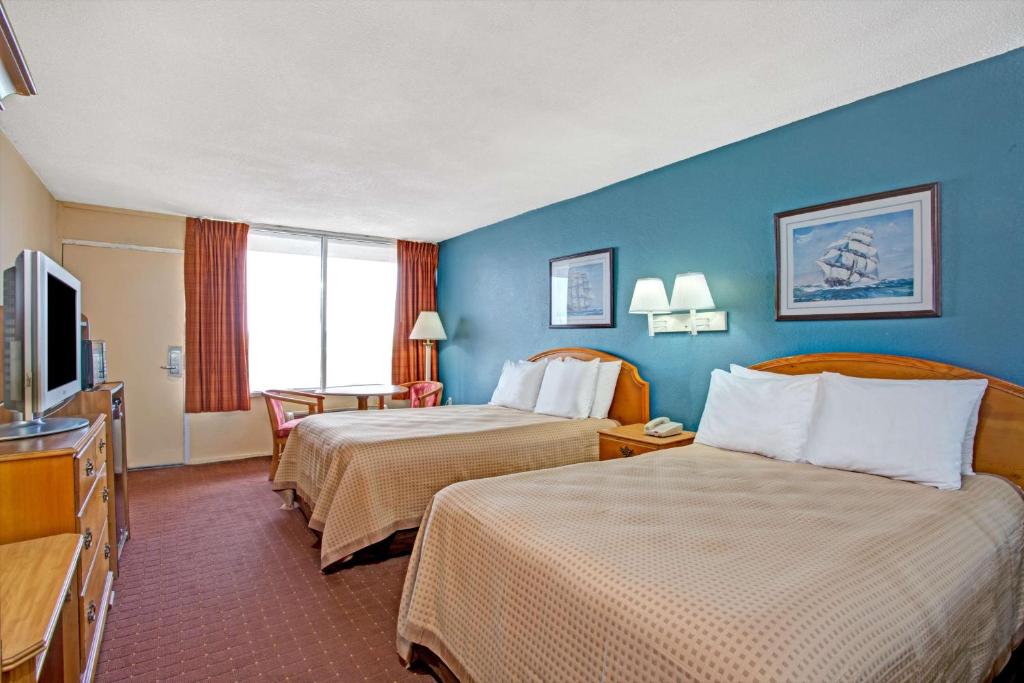 2 Double Beds Bay View Second Floor Non-Smoking