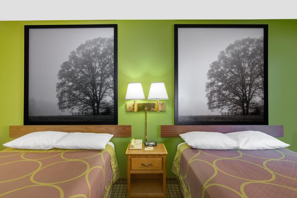 Double Room with Two Double Beds – Smoking