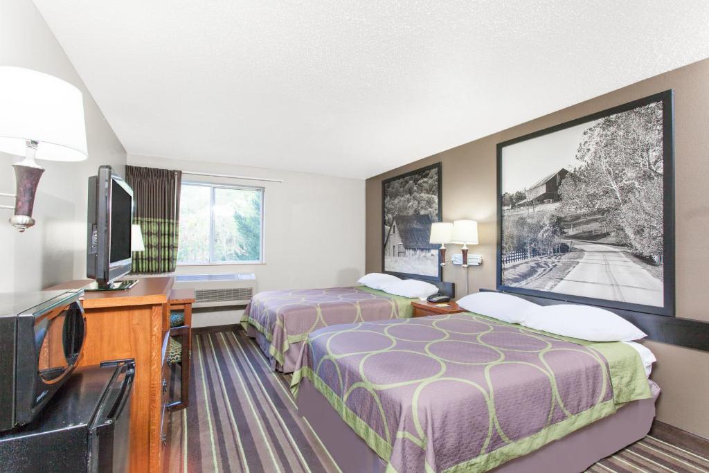 Double Room with Two Double Beds – Non-Smoking