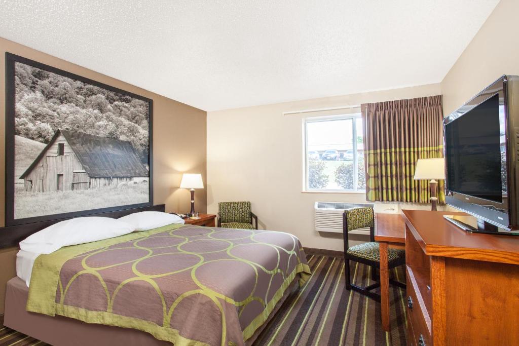 Queen Suite – Non-Smoking