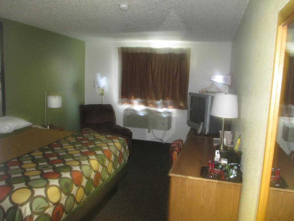 Queen Room – Non-Smoking