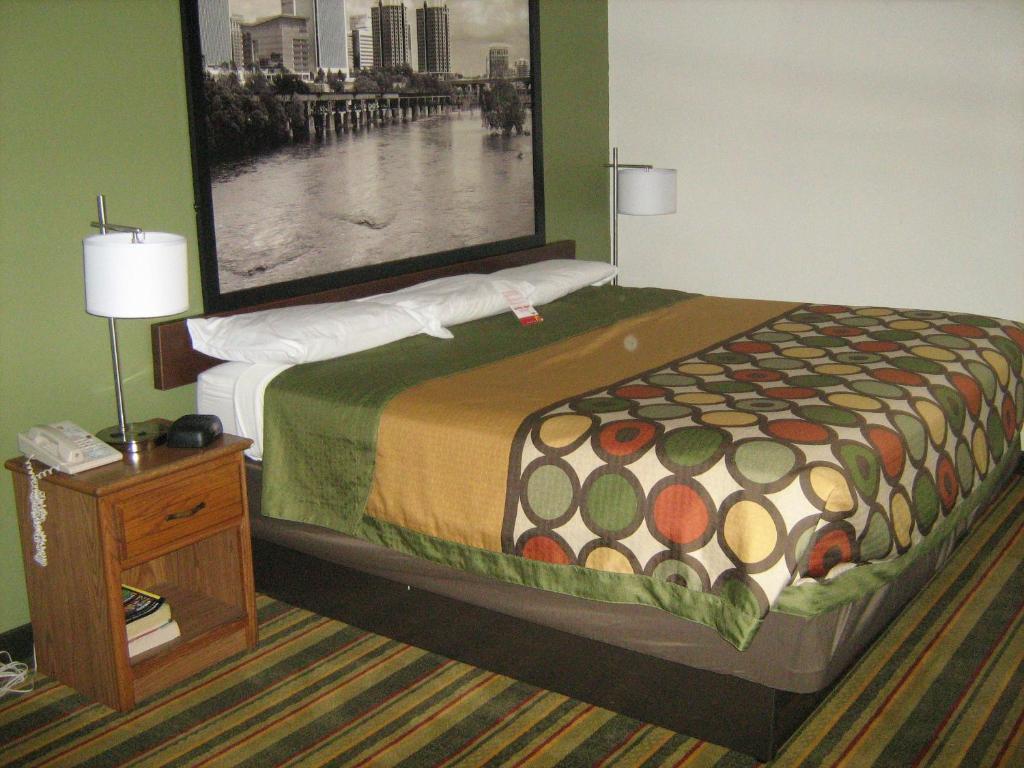 Standard King Room – Smoking