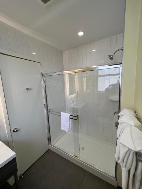 Deluxe Double Suite with Two Double Beds – Non-Smoking