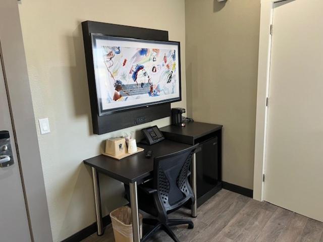 Queen Room – Non-Smoking