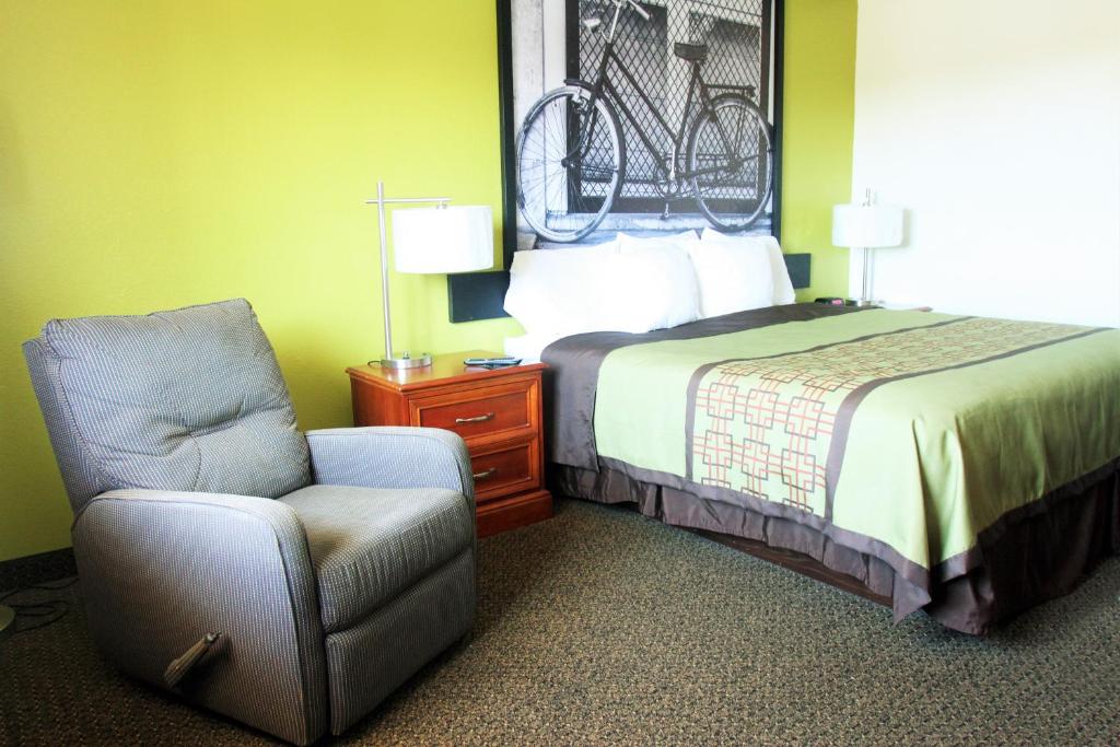 King Room – Non-Smoking