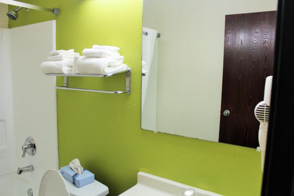 King Room – Non-Smoking