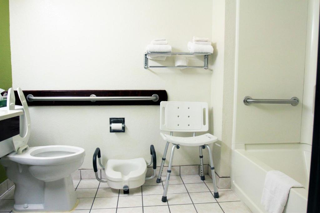 Queen Room – Mobility AccessNon-Smoking