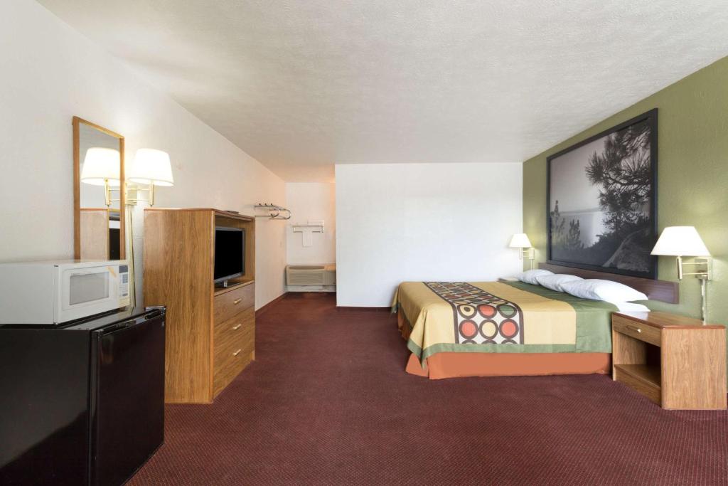 King Room – Non-Smoking