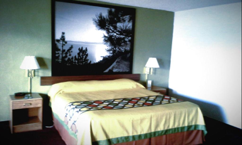 King Room – Non-Smoking