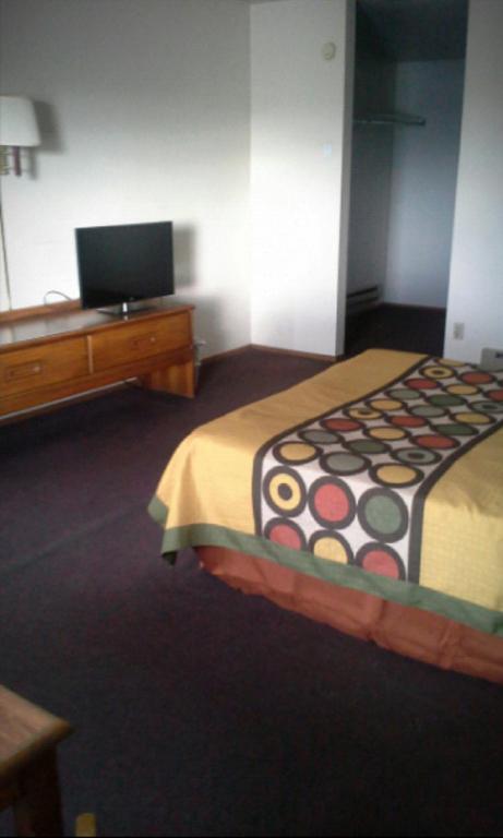 Queen Room – Non-Smoking