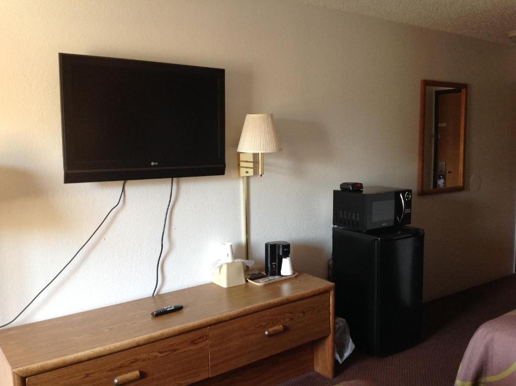 Deluxe Double Room with Two Double Beds – Non-Smoking