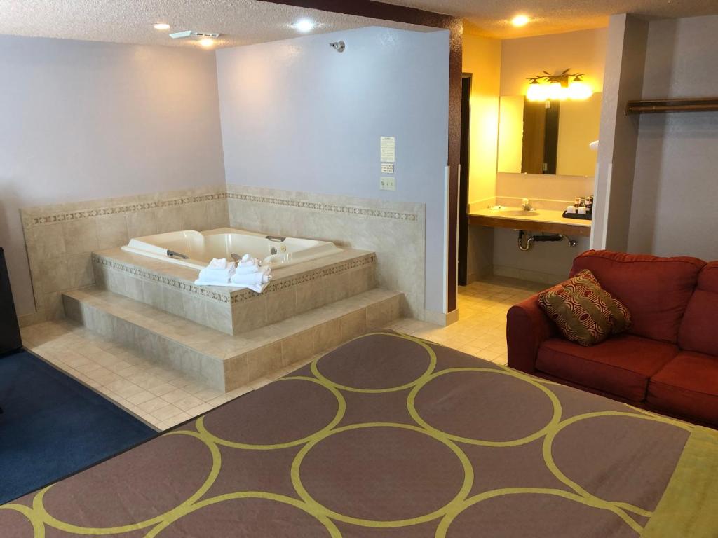 Deluxe King Studio Suite – Non-Smoking