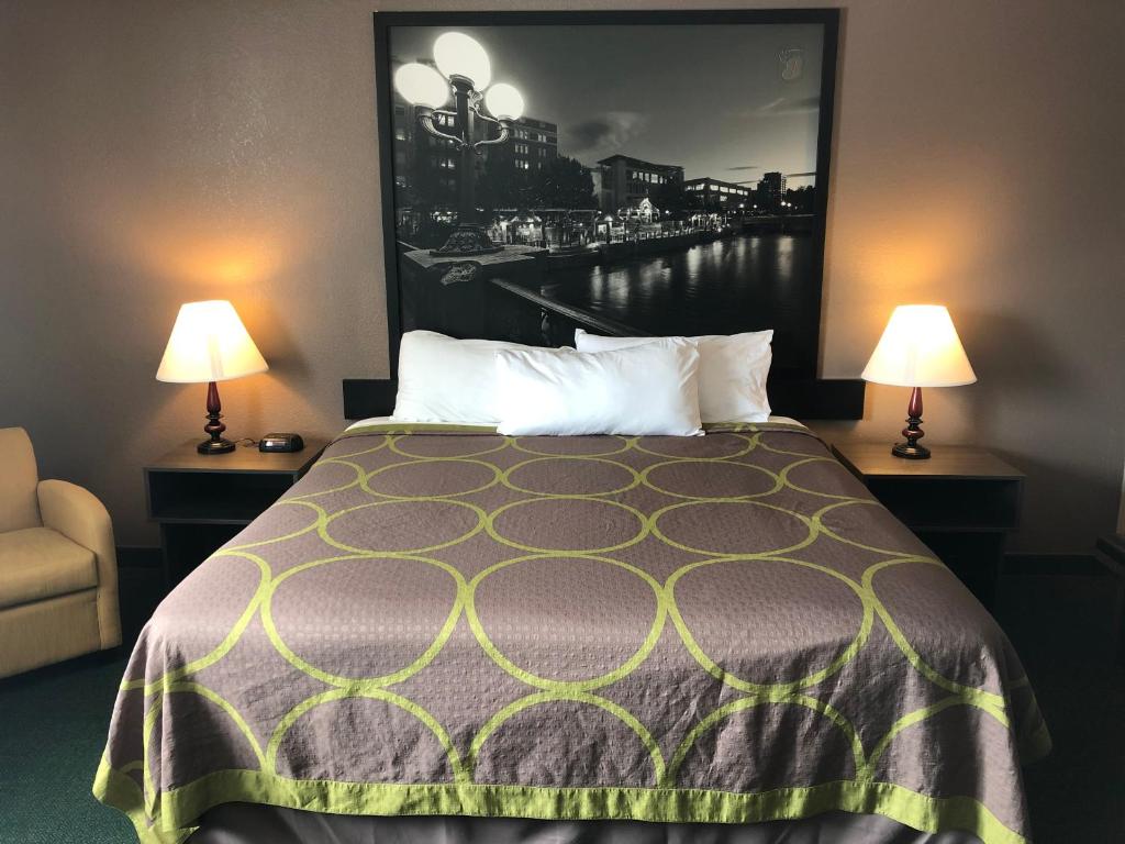 King Room – Non-Smoking