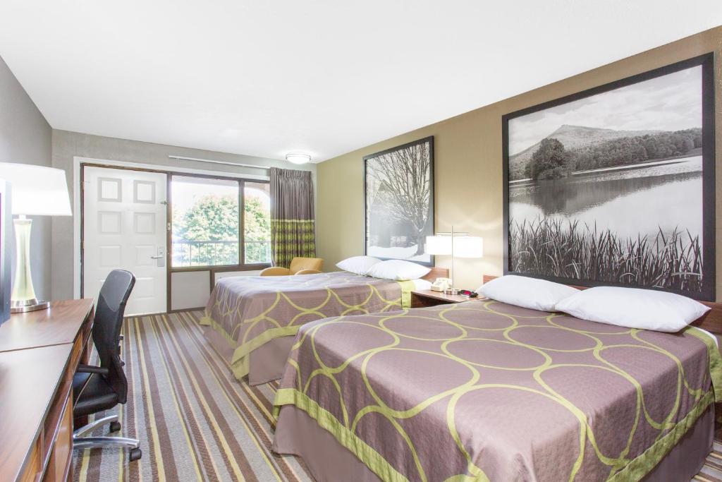 Double Room with Two Double Beds – Smoking