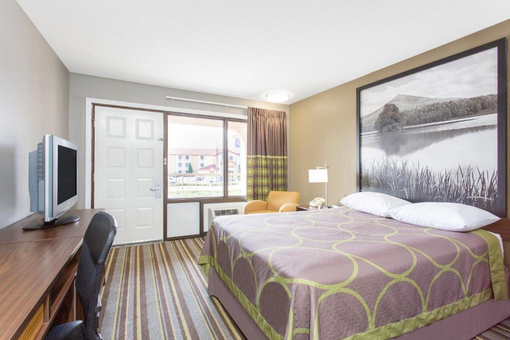 Queen Room – Smoking