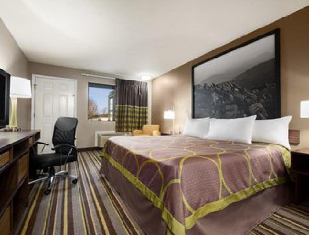 Standard King Room – Smoking