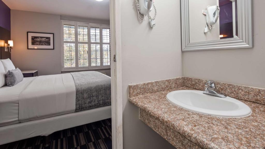 Family Suite with Two Queen Beds