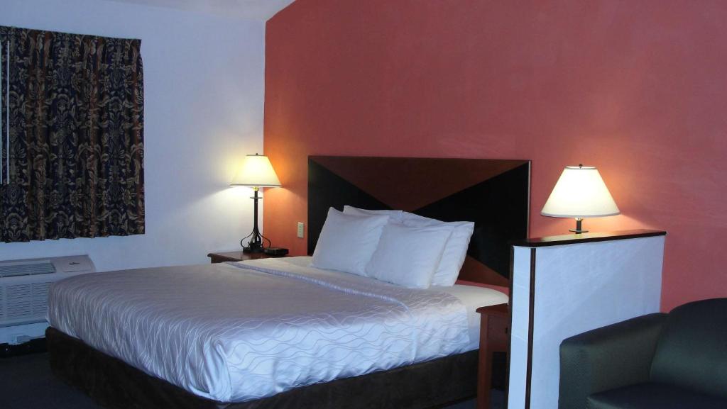 King Room with Sofa Bed