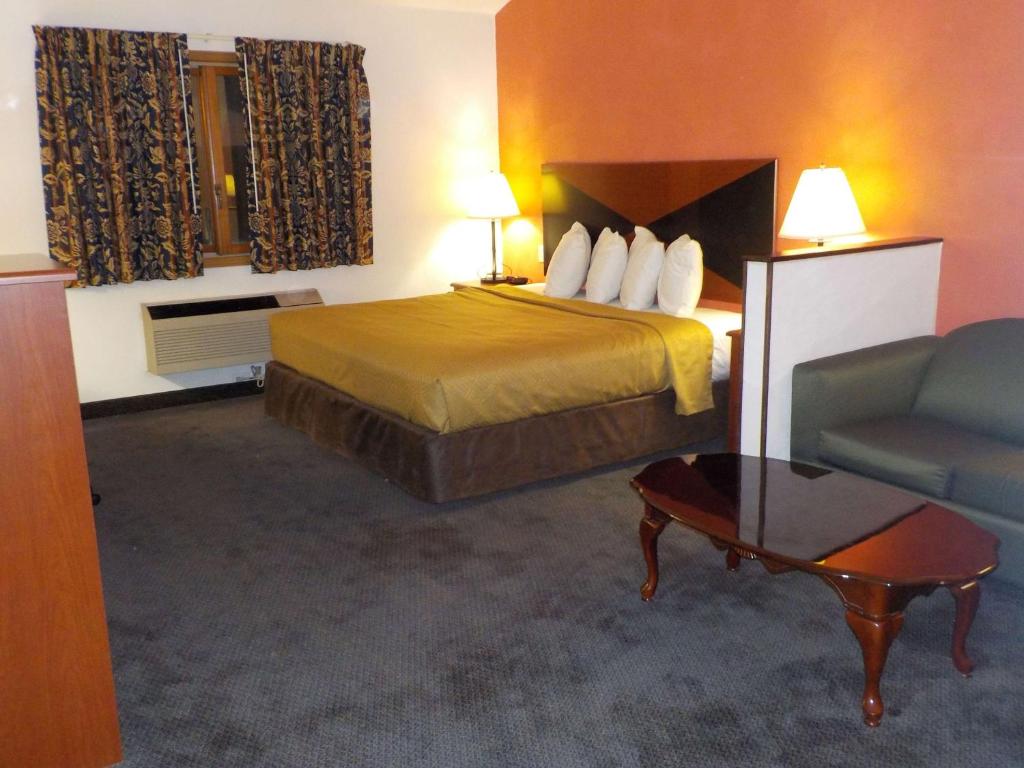 King Room with Sofa Bed