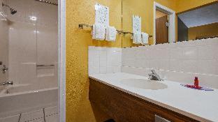 Queen Room with Roll-In Shower – Mobility AccessibleNon-Smoking