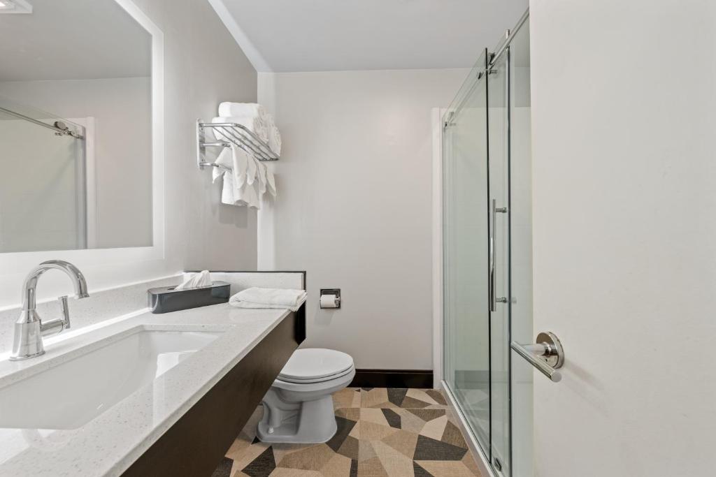 Two-Bedroom Suite with Two Double Beds