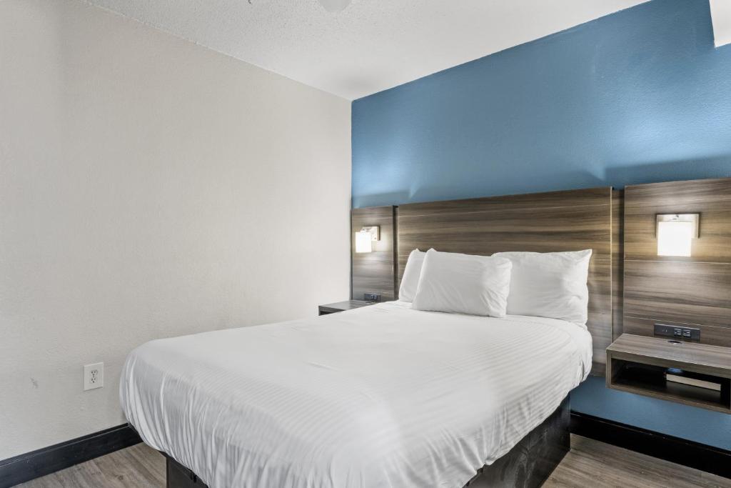 Two-Bedroom Suite with Two Double Beds