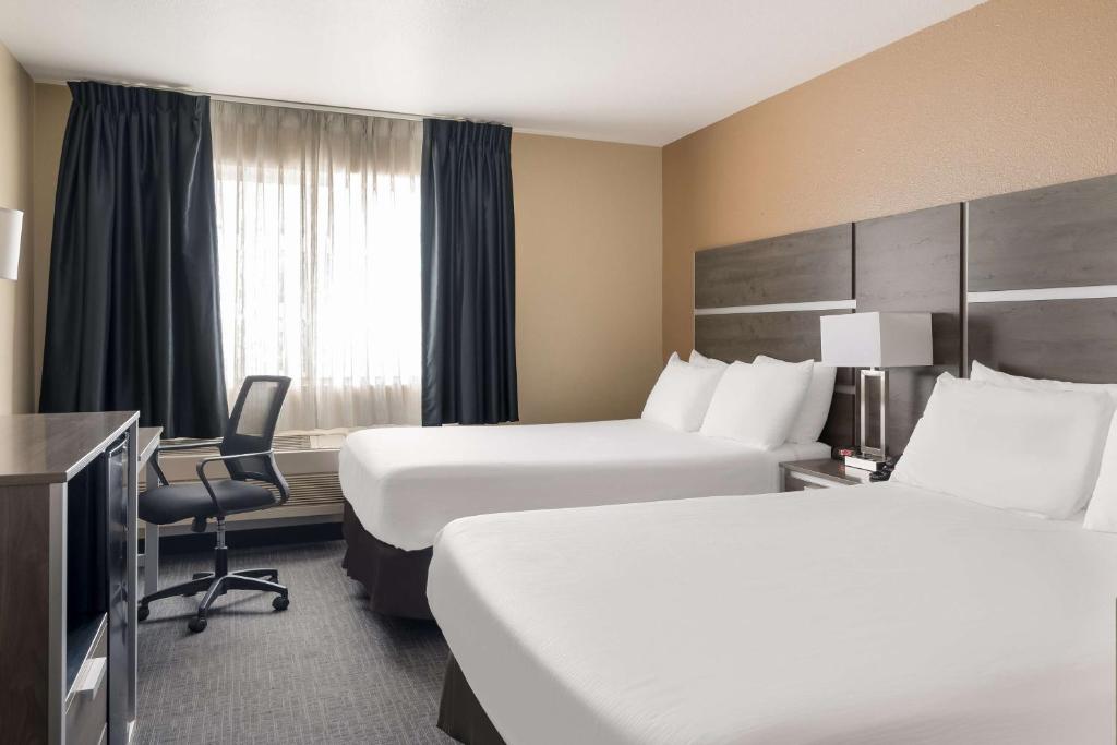 Queen Room with Two Queen Beds – Non-Smoking