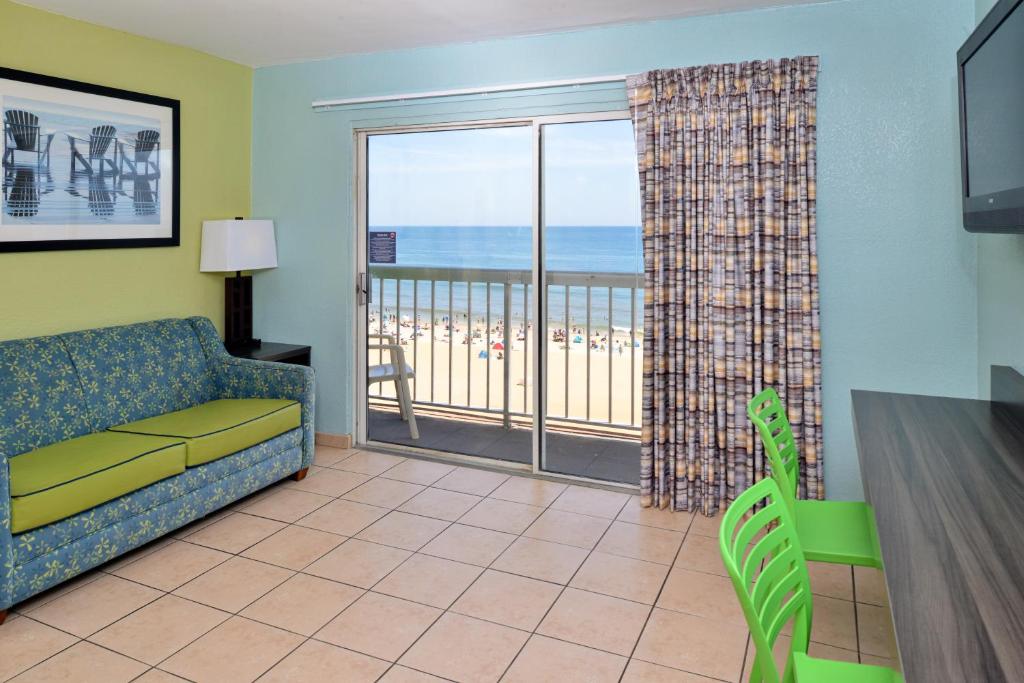 Suite with Two Double Beds and Balcony