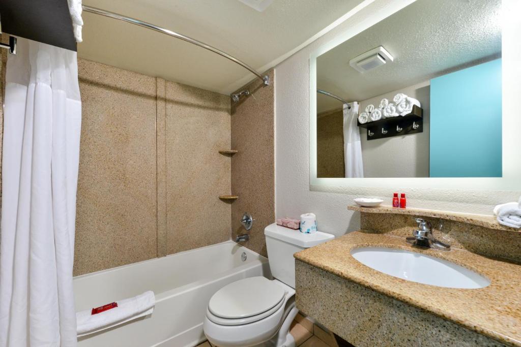 Suite with Two Double Beds and Balcony