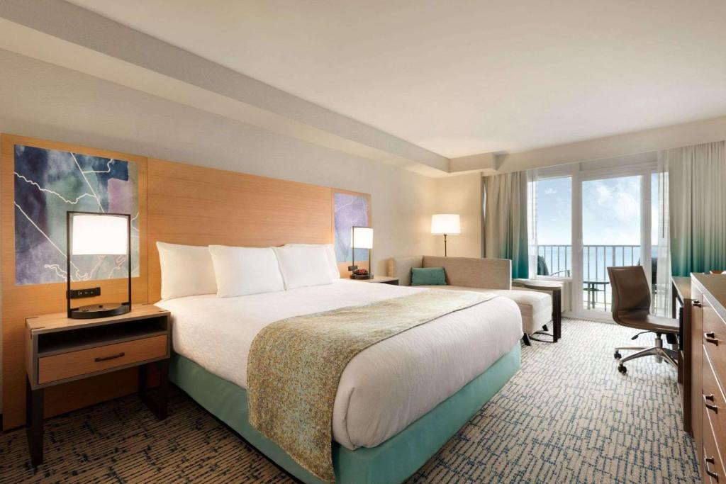 King Room with Ocean Front – Non-Smoking