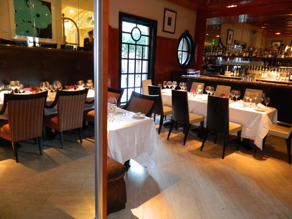 California Room King Bed