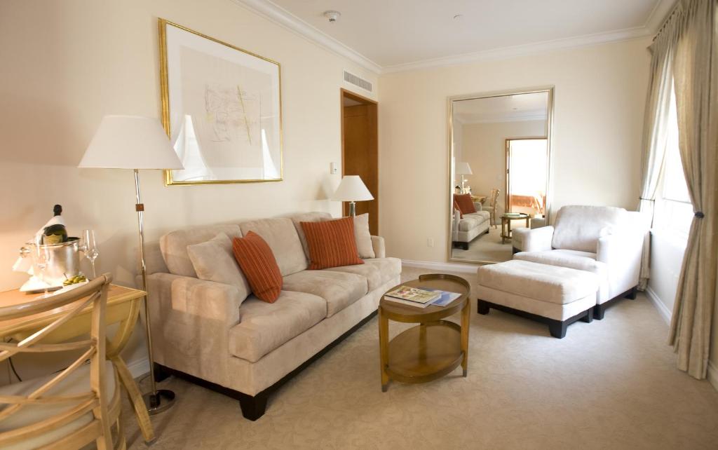 Campton 1 Bedroom Suite King Bed