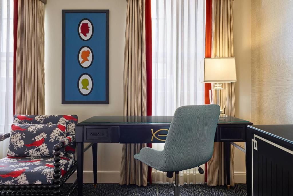 Queen Room – Hearing Accessible