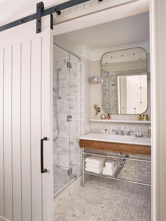 Premium Queen Room with Terrace